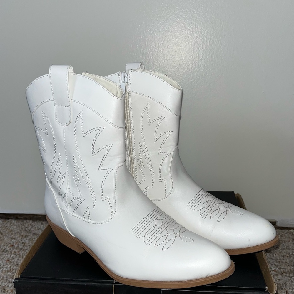 White Western Cowboy Boots